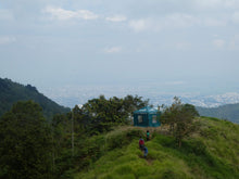 Load image into Gallery viewer, Glamping en los Farallones con vistas sobre Cali